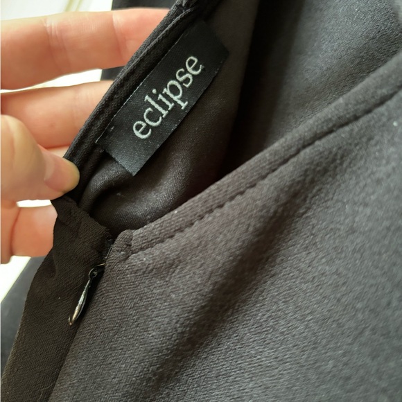 The perfect little black dress, lightweight, size medium, with stretch, to hug. - Picture 5 of 9